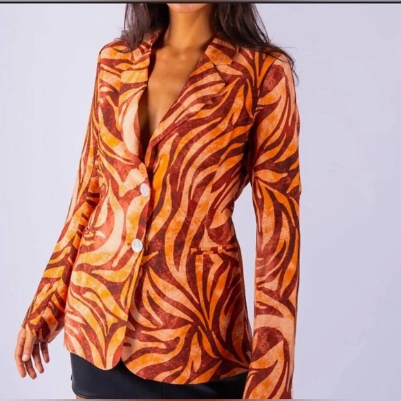 MINKPINK Women's Goldie belted Blazer, size medium in animal print, NWT - Picture 3 of 14